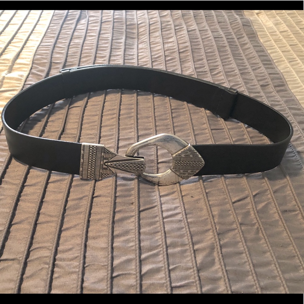 Black leather, fully adjustable, unique belt